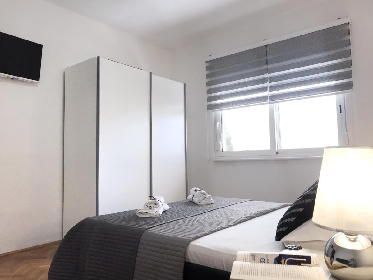 Kaštela Apartments Robert מראה חיצוני תמונה