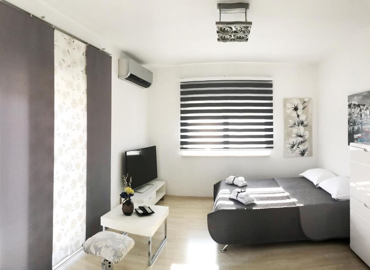 Kaštela Apartments Robert מראה חיצוני תמונה